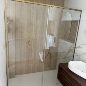Mampara de ducha PETRA frontal 1 fijo - 1 puerta corredera 120 cm ORO MATE ( 2 uds ) - Mampara de ducha PETRA frontal 1 fijo - 1 puerta corredera 110 cm ORO MATE - Mampara de ducha PETRA rectangular 2 fijos - 2 puertas correderas 70x90  ORO MATE - Mampara de ducha PETRA rectangular 2 fijos - 2 puertas correderas 80x120 ORO MATE