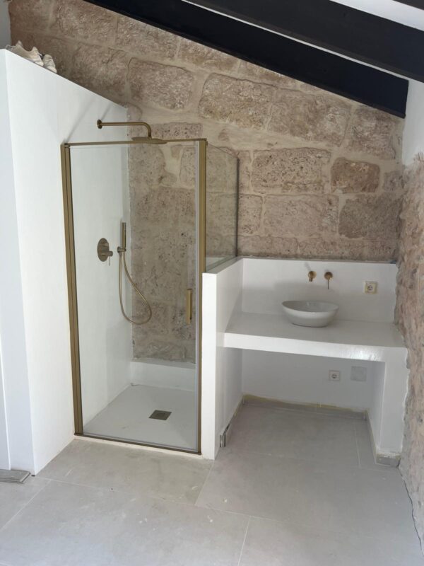 Mampara de ducha OPEN cuadrada 1 puerta abatible  57 cm BLANCO MATE + murete  85 cm BLANCO MATE  instalada ( pago 50% )